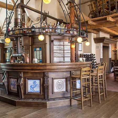 古特敦内博高尔夫酒店 3* 哈伦