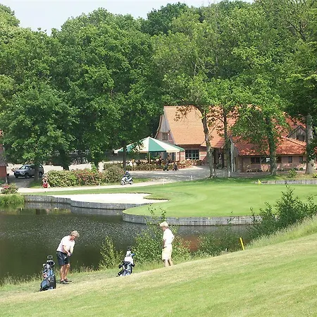 古特敦内博高尔夫酒店 酒店 哈伦